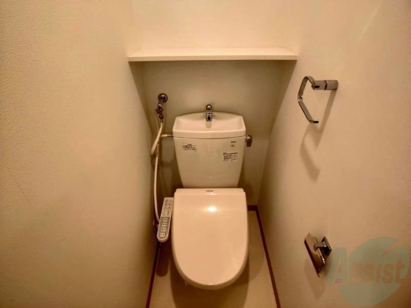 トイレ　ウォシュレット機能がついたトイレです。安心して使用できますね