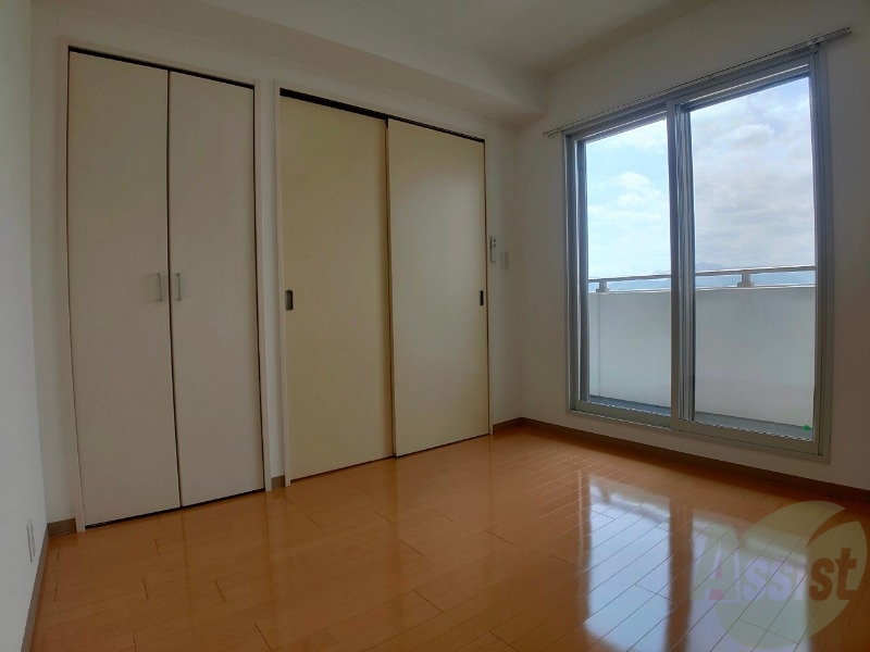 その他部屋・スペース　こちらは５帖の寝室です。シンプルで落ち着きのあるお部屋です。