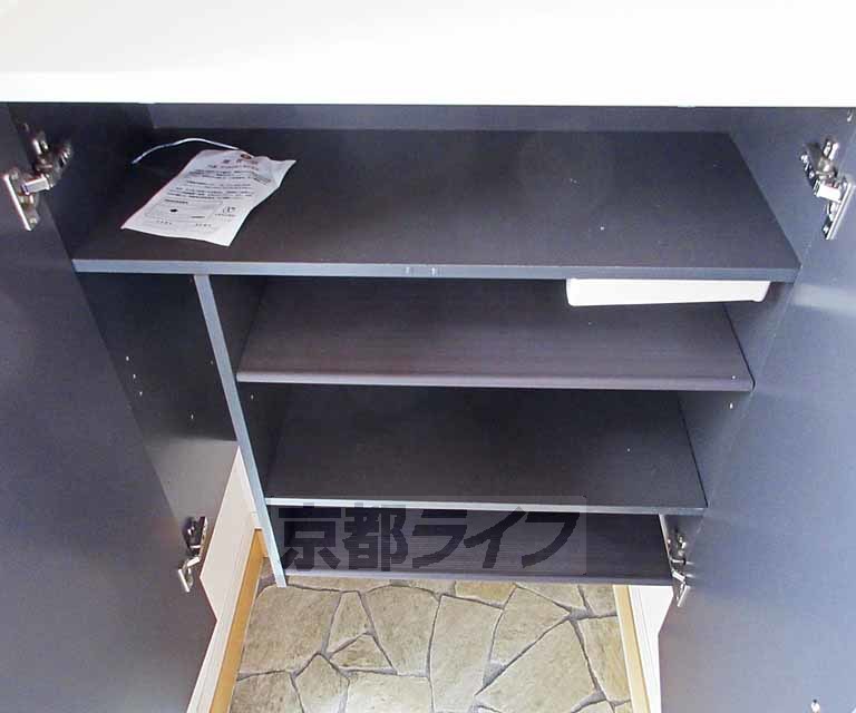 収納　靴箱は多段収納です