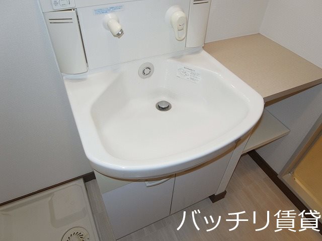 洗面設備　別号室イメージの為、現状を優先致します。