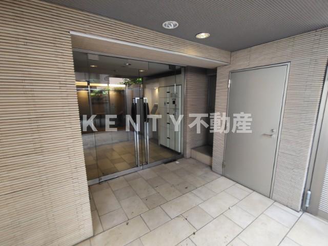 エントランス　落ち着いたエントランスです