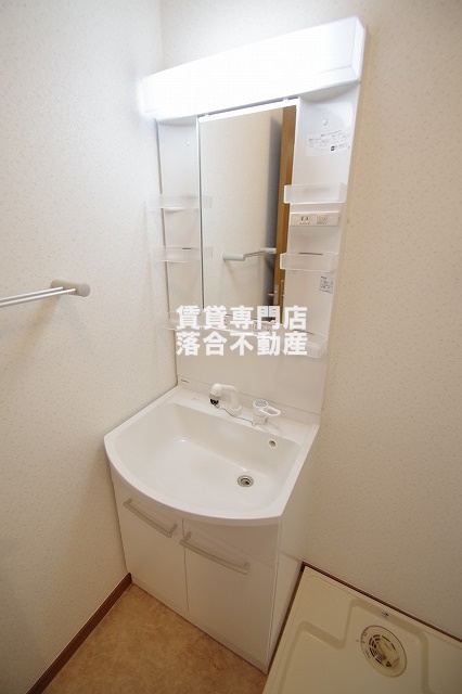 洗面設備　独立洗面化粧台付き