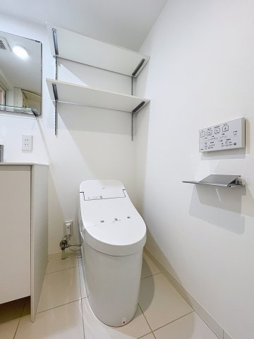 トイレ　※同物件ほかのお部屋の写真です。