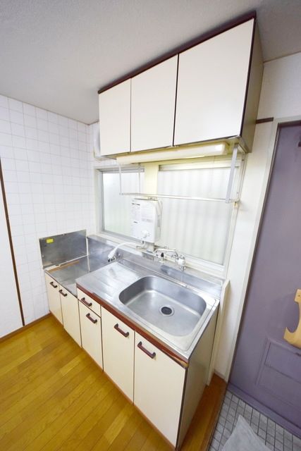 キッチン　※同建物別号室別タイプ参考写真です