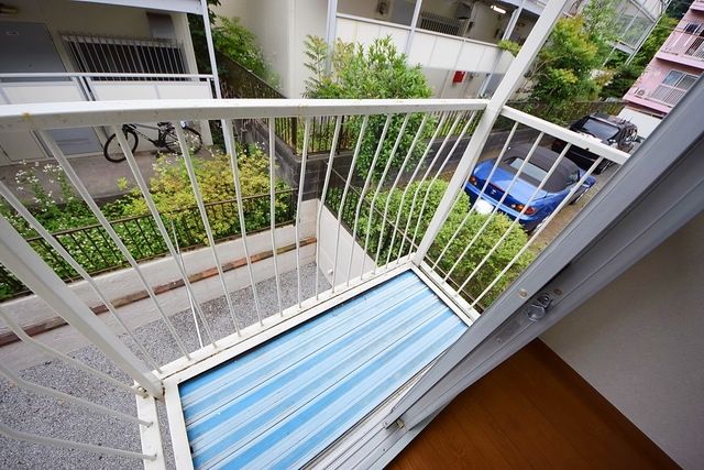 バルコニー　※同建物別号室別タイプ参考写真です