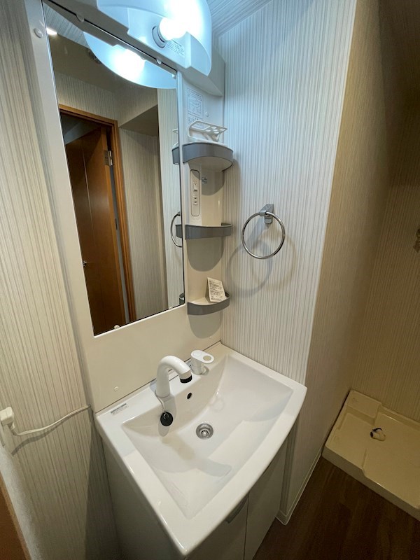 洗面設備　※同タイプの他のお部屋です