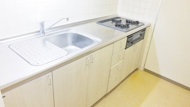 キッチン　３つ口キッチン完備です