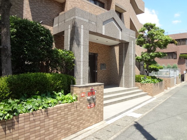 エントランス　建物の内部です
