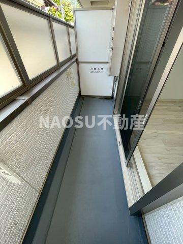 バルコニー　外からの目が気にならないバルコニーで洗濯物が干せます