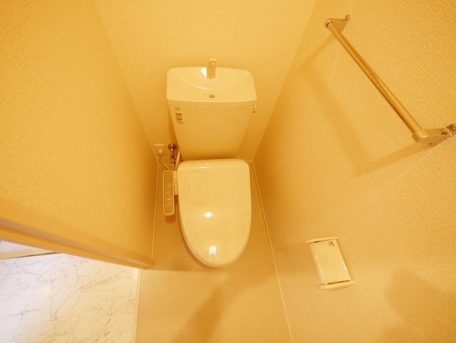 トイレ　★トイレは温水洗浄便座もございます★