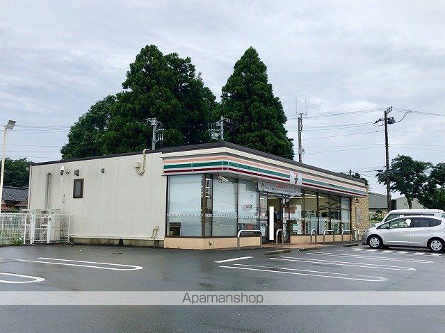 コンビニ　セブンイレブン（コンビニ）まで752m
