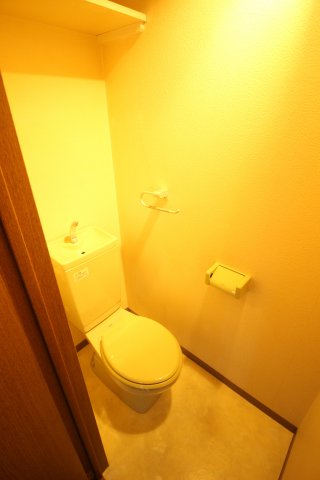 トイレ　【同間取り参考写真】ベルドゥムール　豊島区西巣鴨1