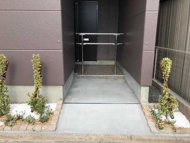 エントランス　外観写真（昼）