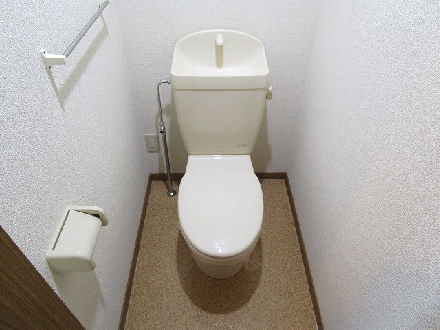トイレ　トイレもきれいです