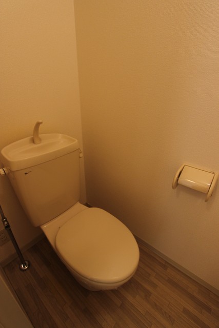 トイレ　写真はイメージです。色仕様は現況優先になります。