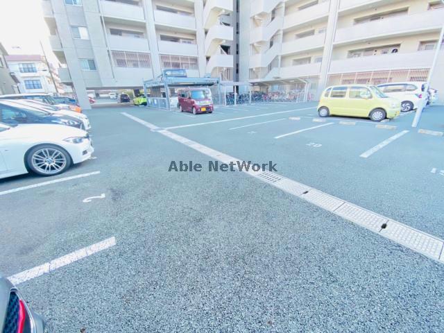 駐車場　駐車場