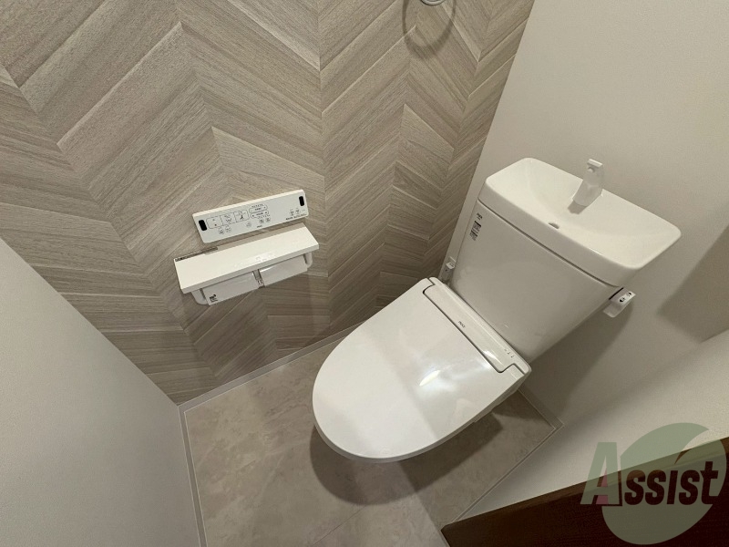 トイレ　こちらはトイレになります。ウォシュレット機能付。