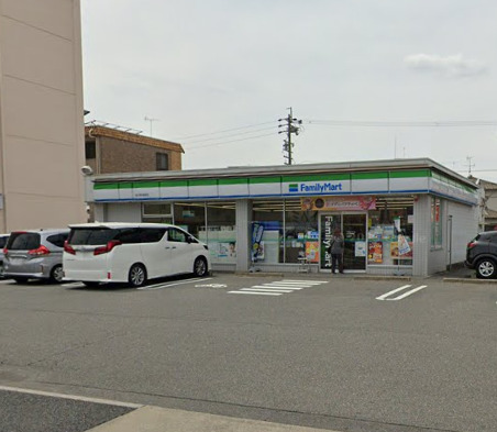 コンビニ　ファミリーマート 中川好本町店（コンビニ）まで536m