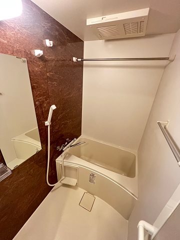 バス・シャワールーム　お風呂で日々の疲れを落としましょう