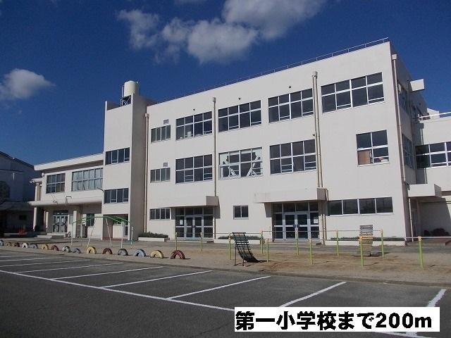 小学校　鳴門市第一小学校（小学校）まで578m