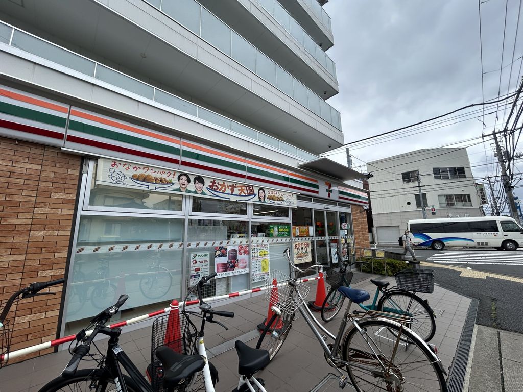 コンビニ　セブンイレブン市川塩焼1丁目店（コンビニ）まで150m