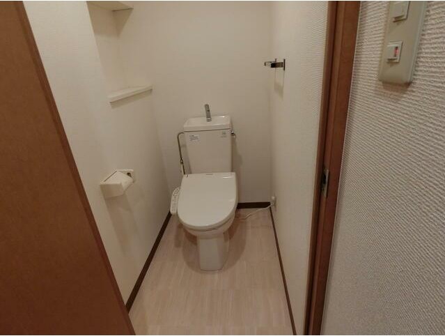 トイレ　落ち着いた色調のトイレです♪