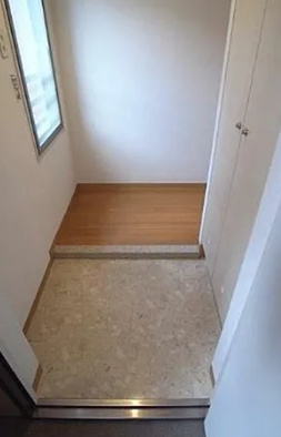 玄関　カーロヴィレッタカサイ ※別部屋参照