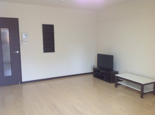 居室・リビング　家具・家電付き