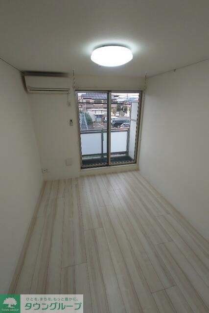 居室・リビング　明るいお部屋です