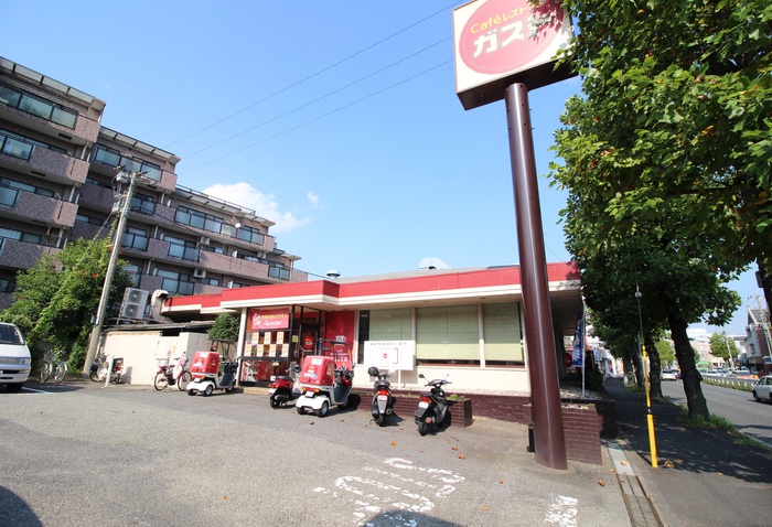 飲食店　ガスト師岡店（飲食店）まで429m