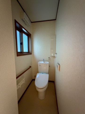 トイレ　落ち着いたトイレです