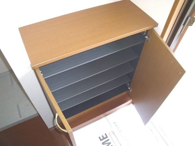 玄関　シューズボックス完備