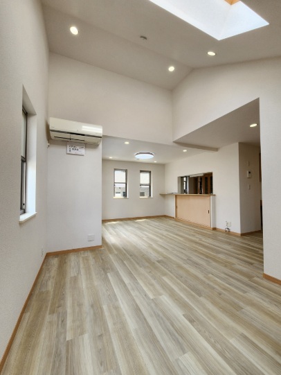 奥沢6丁目戸建ての居間写真