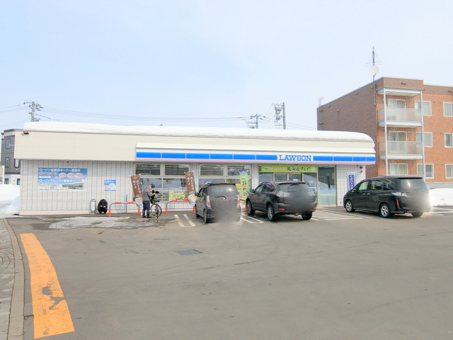 コンビニ　ローソン当別駅前店（コンビニ）まで502m