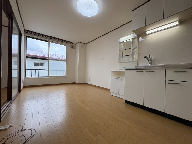 居室・リビング　広くてキレイなお部屋が広がっていて、充実した生活が送れそう。