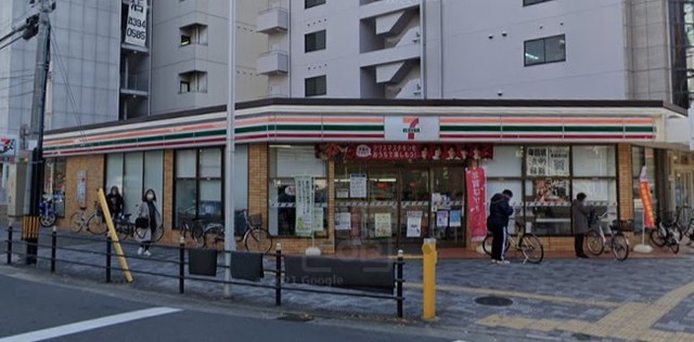 コンビニ　セブンイレブン　東三国御堂筋店（コンビニ）まで94m