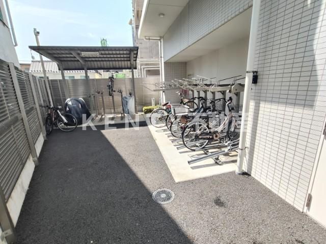 その他共有部分　毎日通るエントランスはこのようになっています