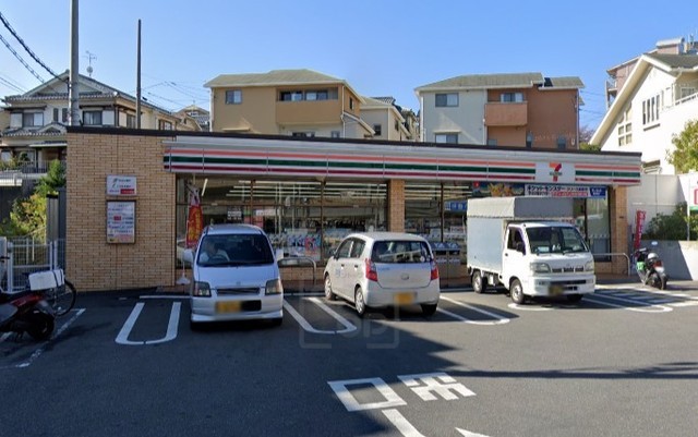 コンビニ　セブンイレブン　吹田佐井寺4丁目店（コンビニ）まで707m