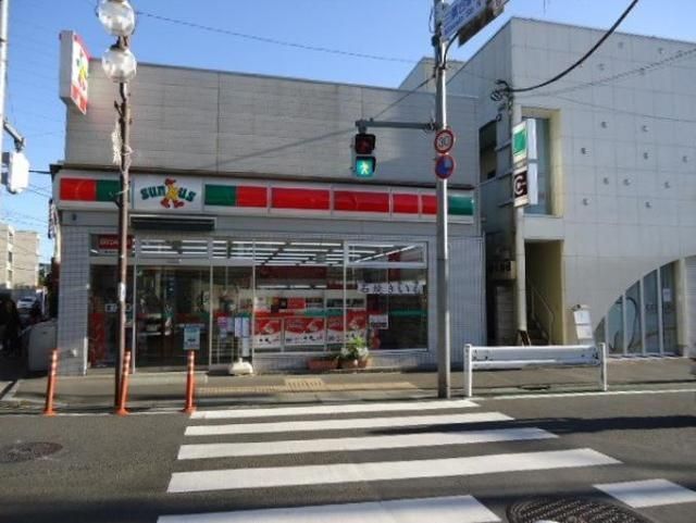 コンビニ　サンクス三鷹台駅北店（コンビニ）まで821m