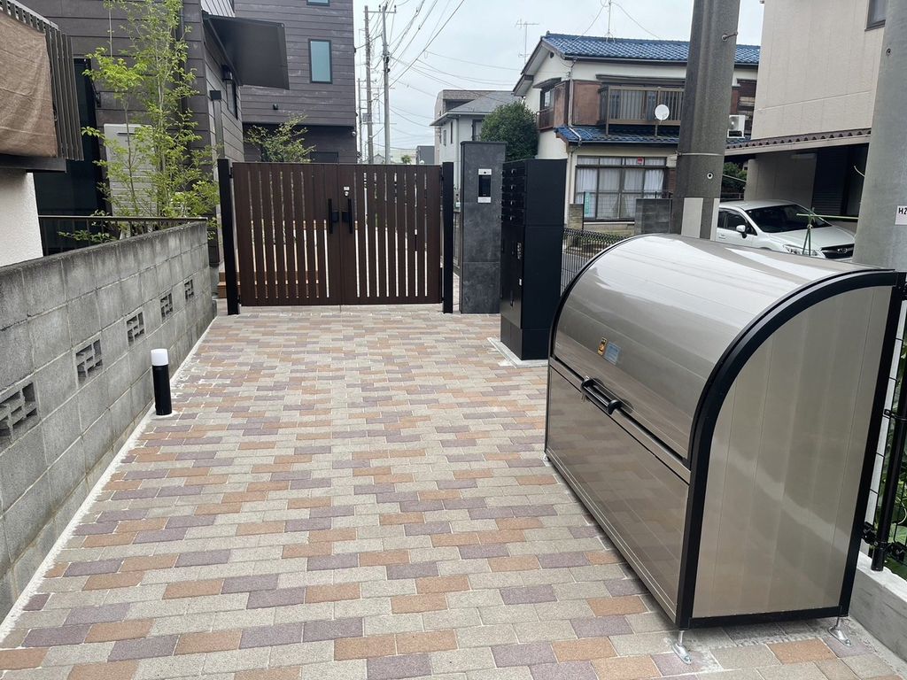 エントランス　庭