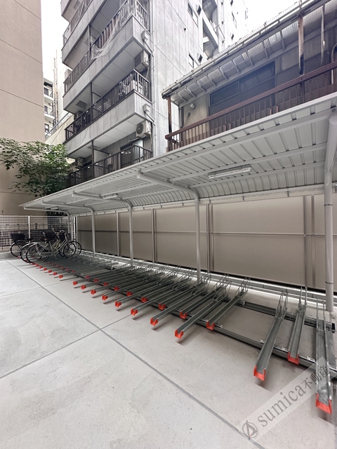 その他共有部分　屋根付きの駐輪場で雨の日も安心♪