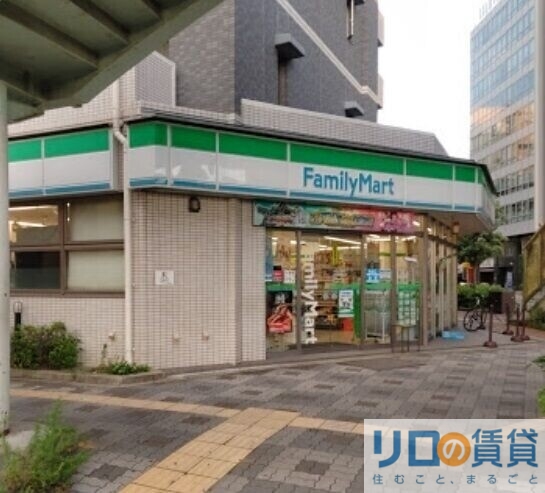 コンビニ　ファミリーマート 新大阪駅東口店（コンビニ）まで419m