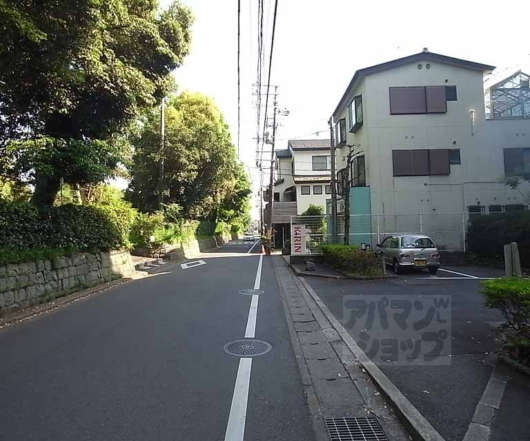 その他　前面道路です。