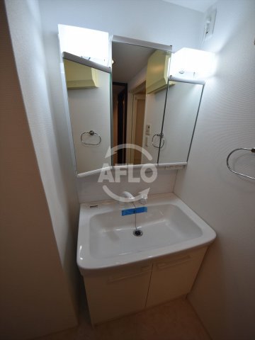 洗面設備　グランシス天満橋　洗面化粧台