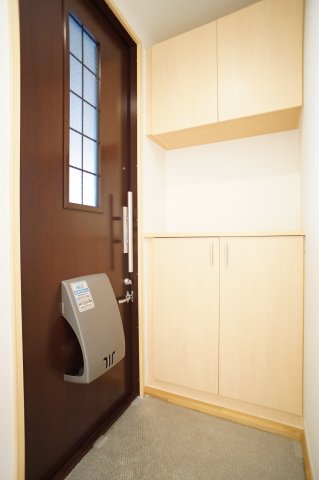 玄関　玄関にはゆとりのシューズＢＯＸ♪（写真は参考です）