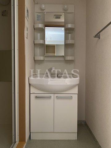 洗面設備　同物件別部屋です。