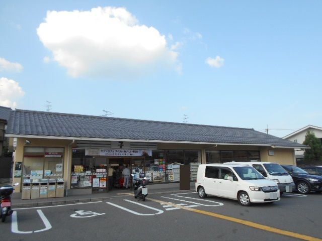 コンビニ　セブン-イレブン京都福王子店（コンビニ）まで1068m