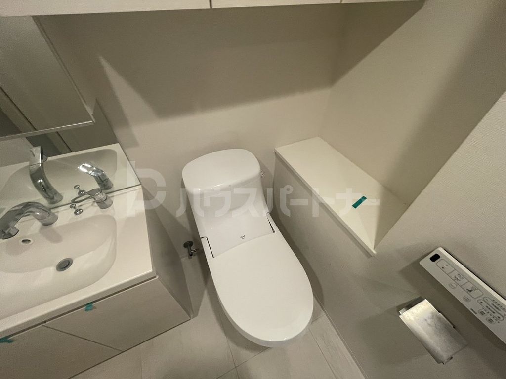 都営大江戸線 月島駅 徒歩2分 13階建 築6年のトイレ写真