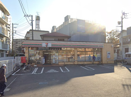 コンビニ　セブンイレブン（コンビニ）まで140m