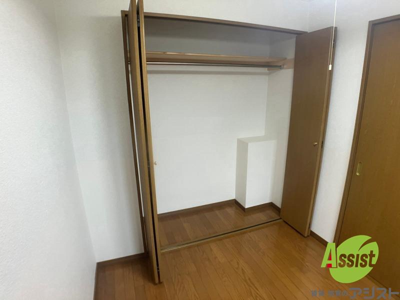 収納　寝室の収納です。部屋がすっきり片付きます。
